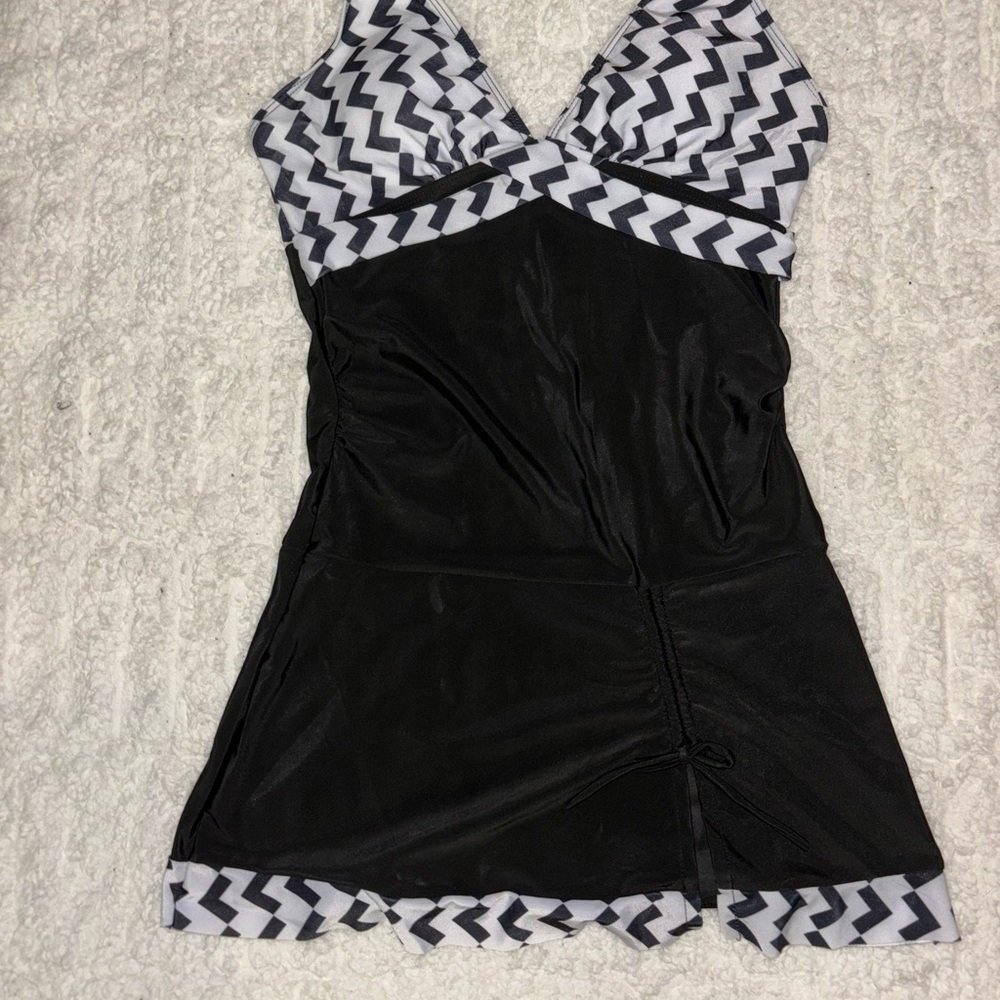 Black and white Tankini top